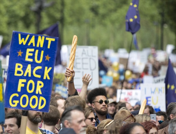 Londra'da AB yanlılarından referandum sonucuna protesto