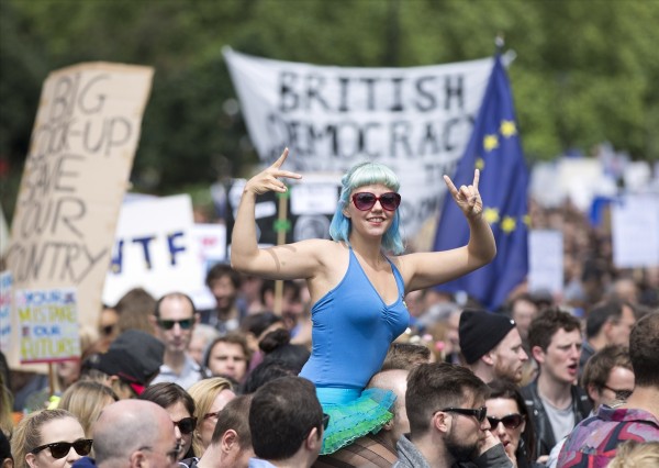 Londra'da AB yanlılarından referandum sonucuna protesto