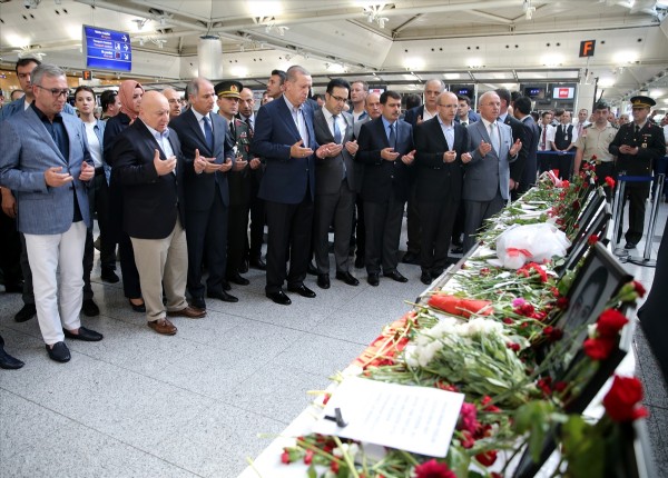 Cumhurbaşkanı Erdoğan, Atatürk Havalimanı'nda