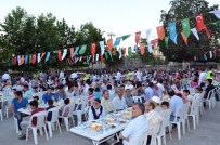 İNSANLIK SUÇU - Bakan Tüfenkci, Suriyelilerle Birlikte İftarını Açtı