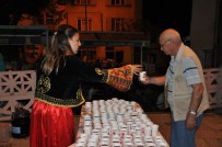 OSMANLI ŞERBETİ - Bilecik'te Cami Cemaatine Osmanlı Şerbeti İkramı