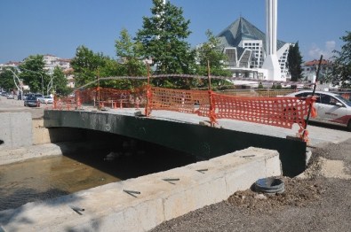 Çivi Deresi Köprüsü  Trafiğe Açıldı