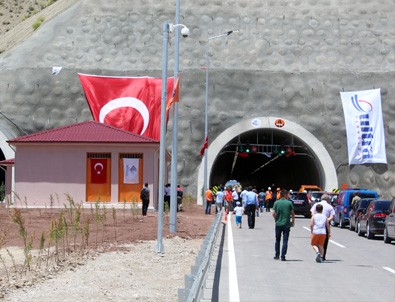 Çebiş Tüneli trafiğe açıldı