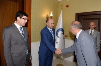 BAYRAM HEDİYESİ - Vali Azizoğlu, Personelle Bayramlaştı