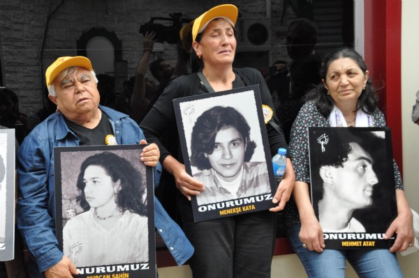 Madımak'ta hayatını kaybedenler için kortej yürüyüşü