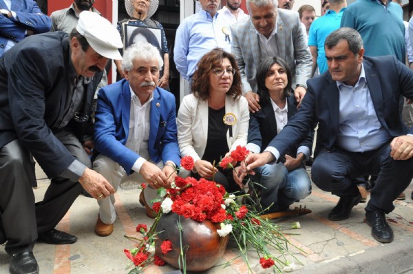 Madımak'ta hayatını kaybedenler için kortej yürüyüşü