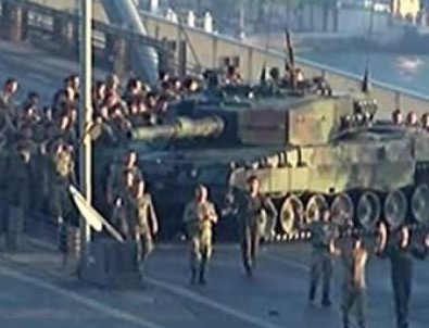 Köprüdeki 22 asker serbest bırakıldı