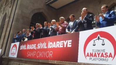 STK'lar 'Darbeye Karşı Hayır' Demek İçin Eski Meclis'te Toplandı