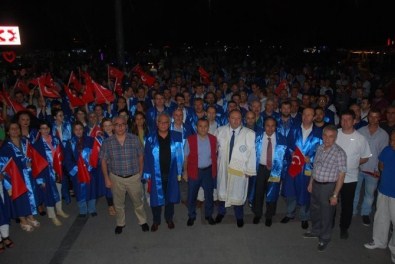 Bandırma'da Demokrasi Nöbeti Devam Ediyor