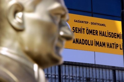 Demokrasi Şehidinin Adı Gaziantep'teki Okula Verildi