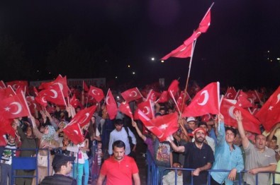 Diyarbakır'daki Demokrasi Nöbeti 7. Gününde Devam Ediyor