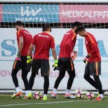 SELÇUK İNAN - Galatasaray'da Yeni Sezon Hazırlıkları Sürüyor