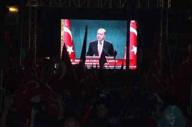 Konya'da Darbe Girişimine Tepki Sürüyor