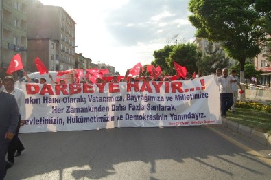 STK'lardan Darbe Girişimine Tepki