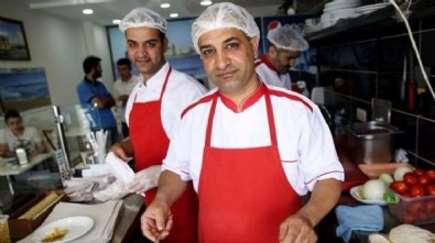 Tantuni ustası 10 tankı nasıl durdurduğunu anlattı