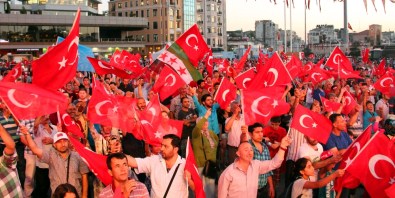 İstanbullular Yine Meydanlarda