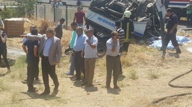 Manisa'daki Kazada 6 Kişi Öldü, 23 Kişi Yaralandı