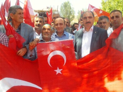 Özalp İlçesinde Demokrasi Yürüyüşü