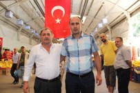 VATANA İHANET - Pazaryerini Türk Bayrakları İle Süsleyip Darbe Girişimine Tepki Gösterdiler