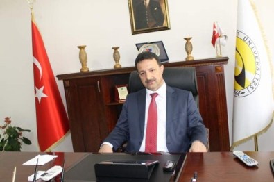 SİÜ'de 15 Akademisyen Açığa Alındı