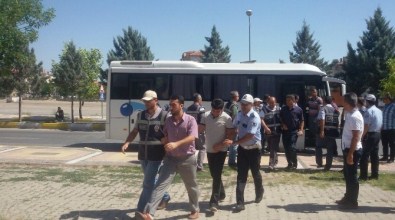 Aksaray'da Gözaltına Alınan 55 Polisten 18'İ Adliyeye Sevk Edildi