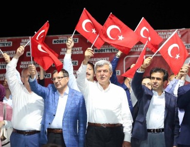 Başkan Karaosmanoğlu, 'Halkın Gücü, Helikopterleri Ve Tankları Durdurdu'