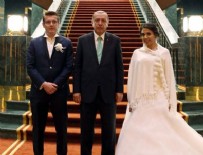 DÜĞÜN HEDİYESİ - Erdoğan, Demokrasi Nöbeti'ne gelen damat ve gelini Cumhurbaşkanlığı Sarayı'nda kabul etti
