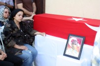 ÖZEL HAREKATÇI - Şehit Eşinin Üniformasını Giydi