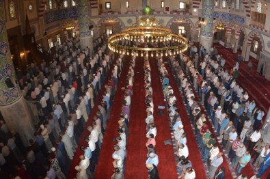 Tuşba Belediyesi Şehitler İçin Mevlid-İ Şerif Okuttu