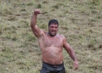 Cumhurbaşkanı Erdoğan, Başpehlivan Kara'yı Kutladı