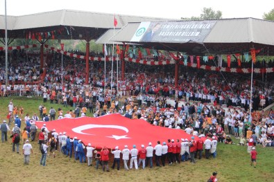 Kırkpınar'da Dev Türk Bayrağı Açıldı