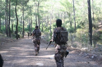 Marmaris'te Darbeci Askerleri Arama Çalışmaları Sürüyor