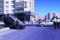 TRAFİK IŞIĞI - Otomobiller Kafa Kafaya Çarpıştı Açıklaması 6 Yaralı
