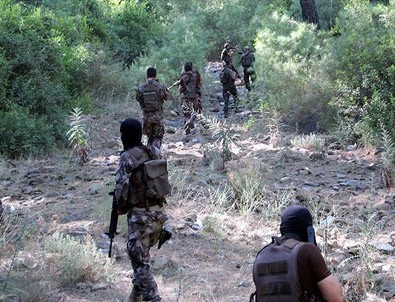 Marmaris'te aranan darbecilerden 7 asker yakalandı