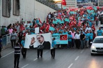Adana'da Sağlık Çalışanlarından 'Demokrasi Yürüyüşü'