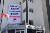 Ağrı Belediyesi'nden Darbe Girişimine Pankartlı Tepki