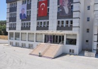 ÖZEL OKUL - Bozüyük'te Kapatılan Okullara Atatürk Ve Erdoğan Resmi İle Türk Bayrağı Asıldı