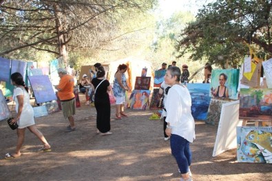 Didim'de Resim Çalıştayı Katılımcıları Belgelerini Aldı