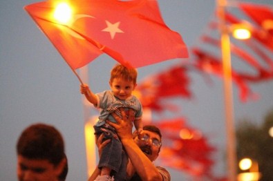 Kayseri'de 7'Den 70'E Demokrasi Nöbeti