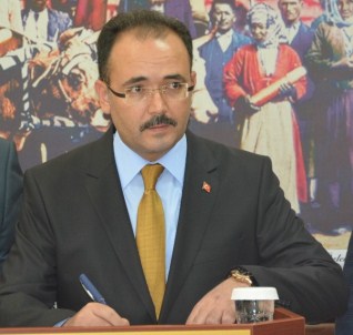 Cahan; 'Belediye Bünyesinde Açığa Alınan Hiç Kimsenin Memuriyetine Son Verilmedi'