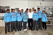 Karate Takımından Başkan Yücel'e Ziyaret