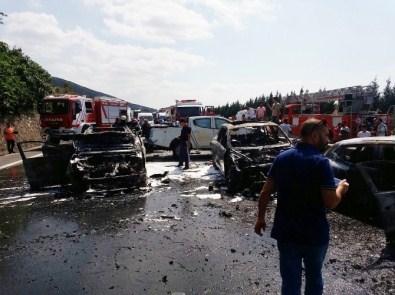 Kocaeli TEM'de Zincirleme Kazada Araçlar Küle Döndü Açıklaması 7 Yaralı