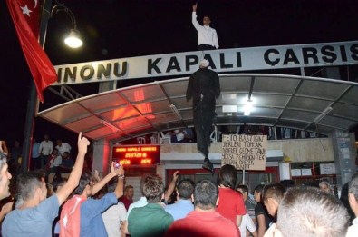 Malatyalılar Fetullah Gülen'in Maketini Astı