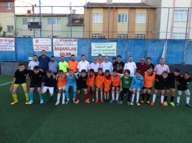 Odunpazarı İlçe Müftülüğü Yaz Kur'an Kursları Öğrenciler Arası Halı Saha Futbol Turnuvası Başladı