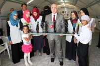 Suriyeliler Şanlıurfa Valisine Darbe Girişiminin Sembolü Boğaz Köprüsü'nün Maketini Hediye Etti