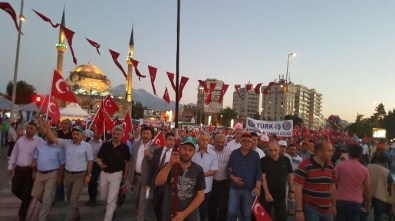 Türk-İş Sendikalarından Kayseri'de Demokrasi Nöbetine Destek