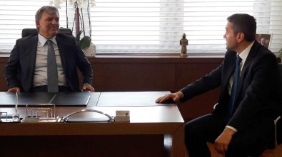 Abdullah Gül'den AK Parti'ye Ziyaret