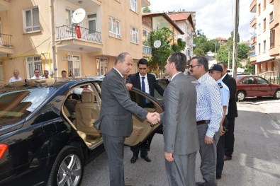 Ankara Valisi Mehmet Kılıçlar'dan Demokrasi Şehitlerinin Ailesine Ziyaret