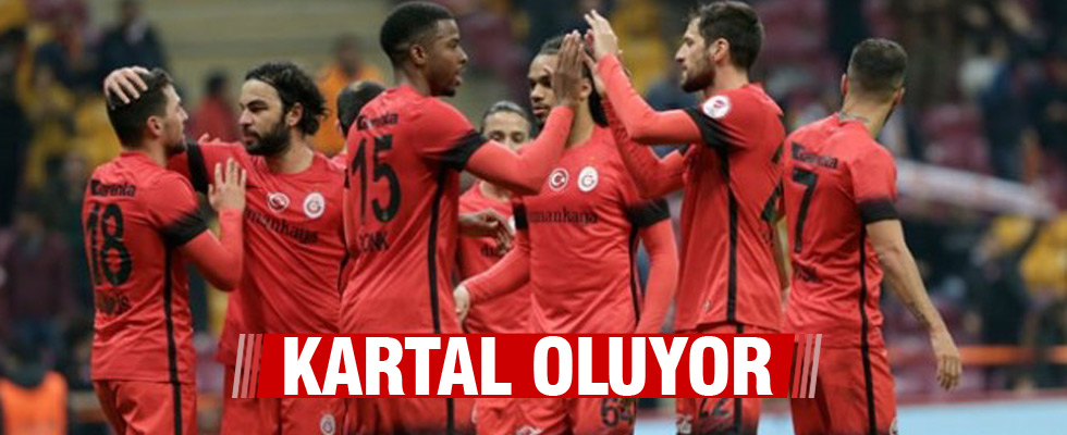 Beşiktaş eski Galatasaraylı futbolcuyla görüşüyor