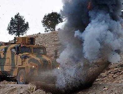 Hakkari'de patlama.. Yollar trafiğe kapatıldı!